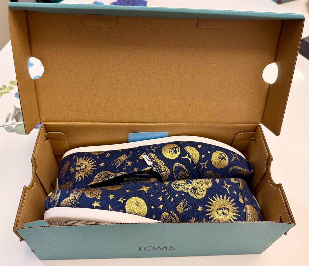 NEW TOMS Classic Alpargata Slip On Navy Blue Gold Celestial US Women’s Size 7.5